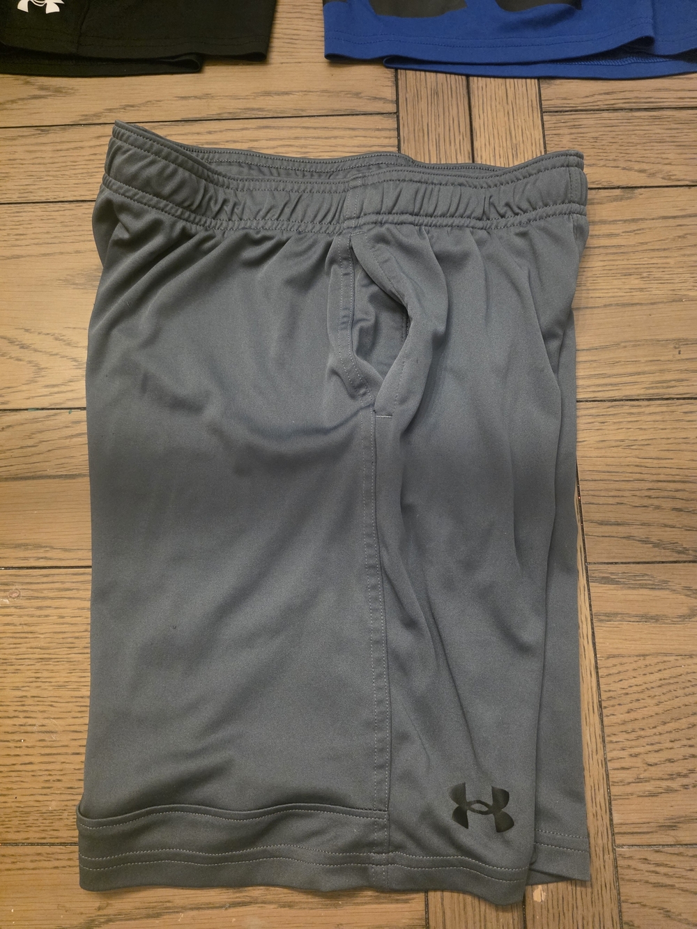 Under Armour Boys Gray Athletic Shorts YL